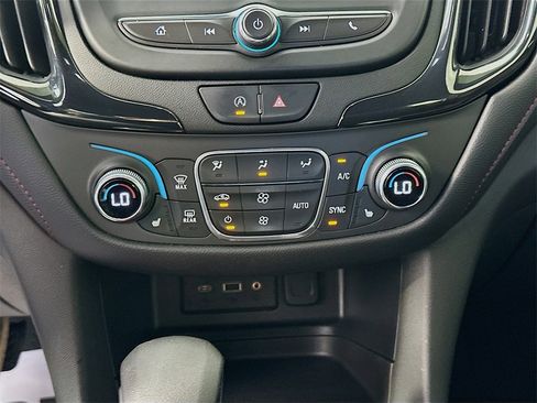 Used 2022 Chevrolet Equinox RS image 15