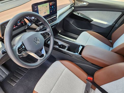 Certified 2023 Volkswagen ID.4 Pro AWD/4WD image 10