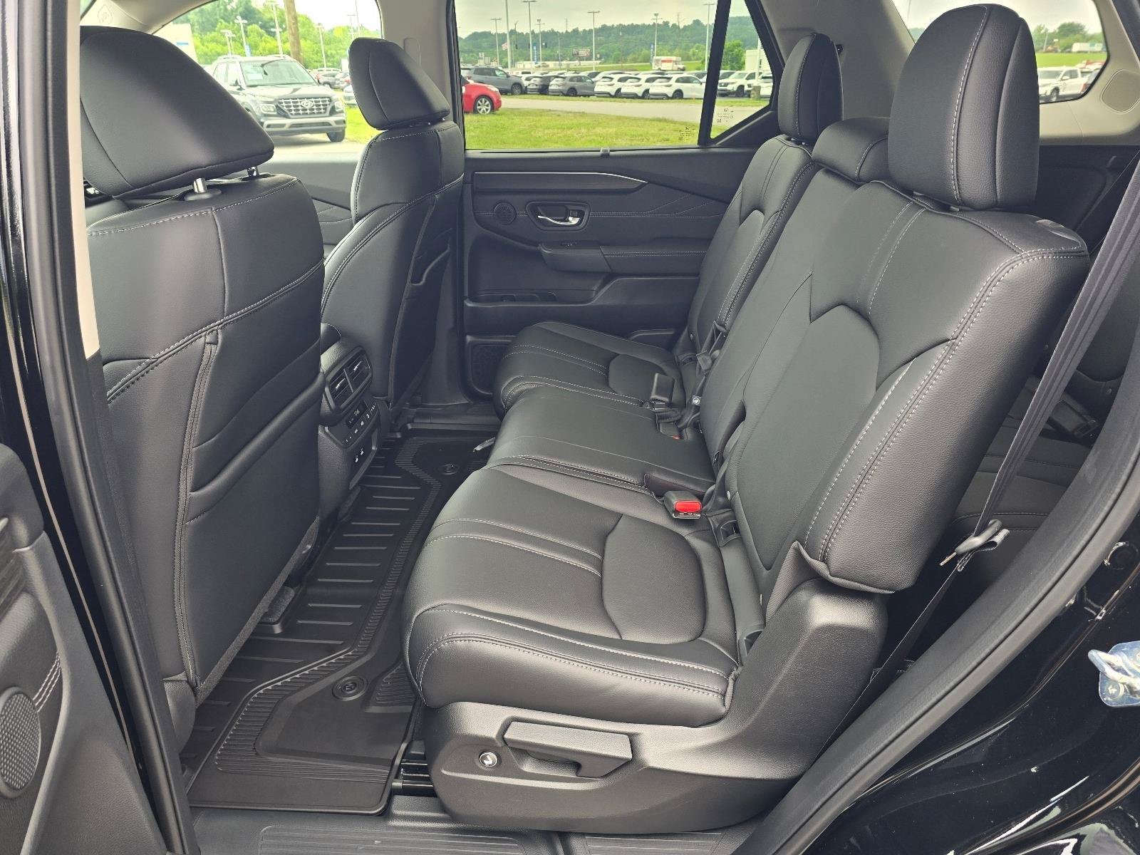 New 2026 Honda Pilot Touring image 12