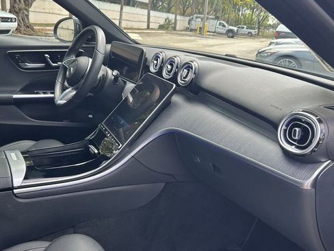 Used 2025 Mercedes-Benz C 300 Sedan w/ Exclusive Trim Package image 39