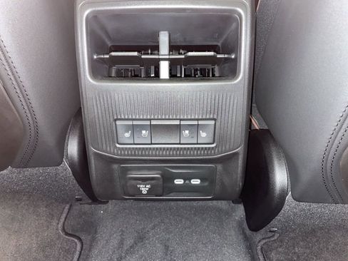 Used 2025 Jeep Wagoneer S Launch Edition image 14