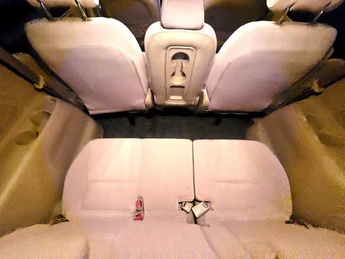 Used 2015 Kia Sedona LX w/ LX Convenience Package image 29