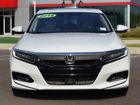 Used 2019 Honda Accord Touring image 25