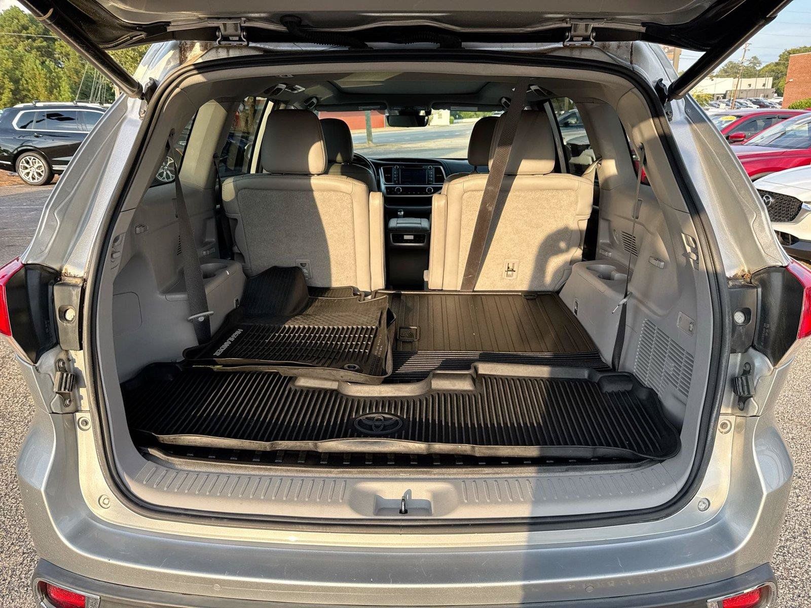 Used 2019 Toyota Highlander Limited Platinum FWD image 16