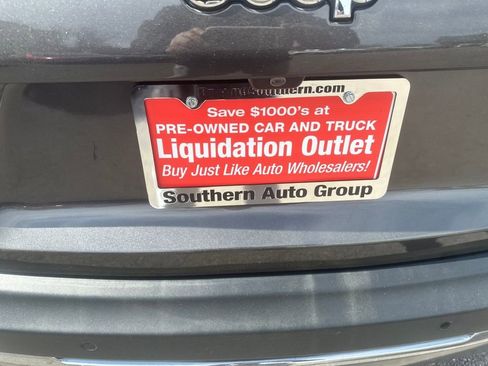 Used 2019 Jeep Cherokee Limited image 22