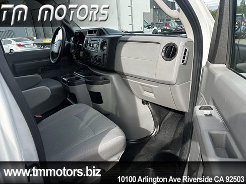 Used 2011 Ford E-350 and Econoline 350 XLT image 11