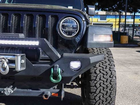 Used 2021 Jeep Wrangler Sport S image 7