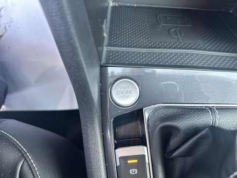 Used 2024 Volkswagen Tiguan SE image 18