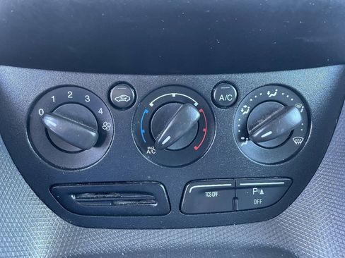 Used 2017 Ford Transit Connect XL image 11