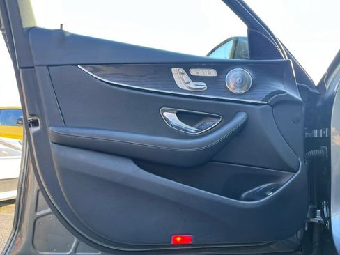Used 2018 Mercedes-Benz E 300 image 16