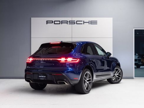 Certified 2026 Porsche Macan AWD/4WD image 7