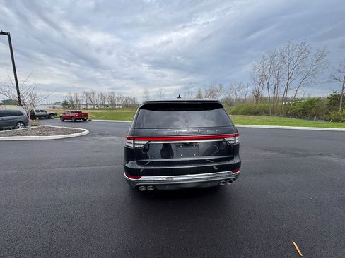 Used 2023 Lincoln Aviator Reserve w/ Equipment Group 201A image 10