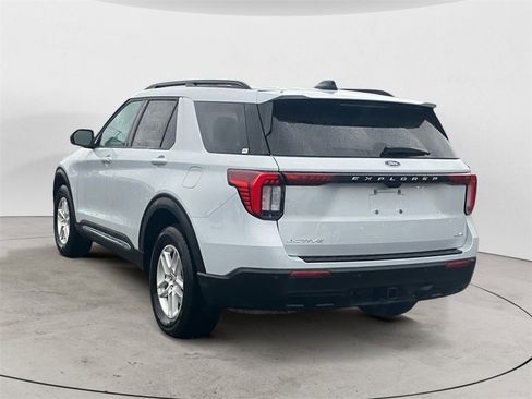 Certified 2025 Ford Explorer Active image 3
