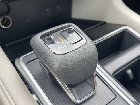 Used 2024 Nissan Pathfinder SL AWD/4WD image 33