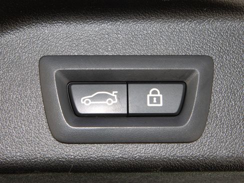 Used 2022 BMW X5 sDrive40i w/ Premium Package image 10