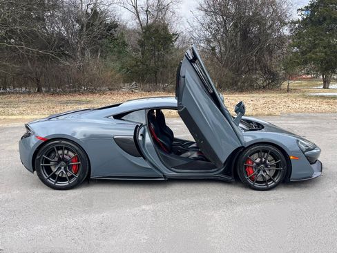 Used 2016 McLaren 570S Coupe image 8