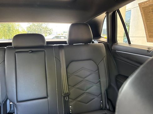 Used 2026 Volkswagen Atlas Cross Sport SE FWD image 39