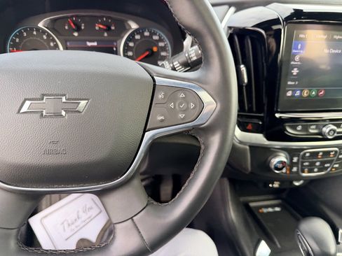 Used 2023 Chevrolet Traverse RS image 25
