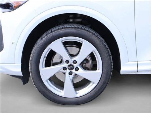 Certified 2025 Audi Q5 Premium w/ Premium Plus AWD/4WD image 28