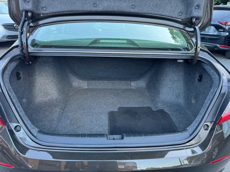 Used 2018 Honda Accord LX image 15