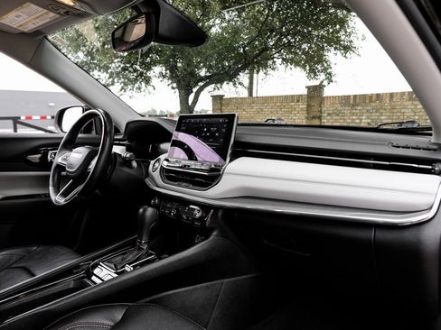 Used 2022 Jeep Compass Limited w/ Elite Group image 24