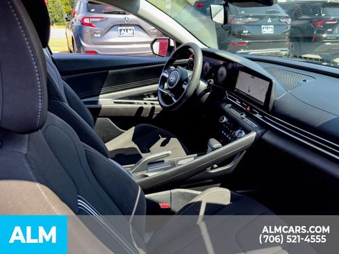 Used 2024 Hyundai Elantra SEL FWD image 14