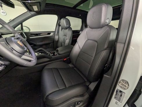 New 2026 Porsche Cayenne AWD/4WD image 5