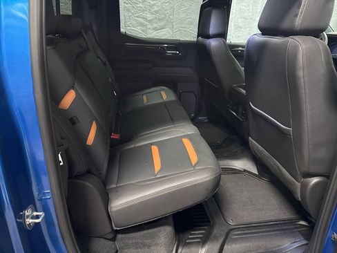 Used 2024 GMC Sierra 1500 AT4 w/ Technology Package AWD/4WD image 14
