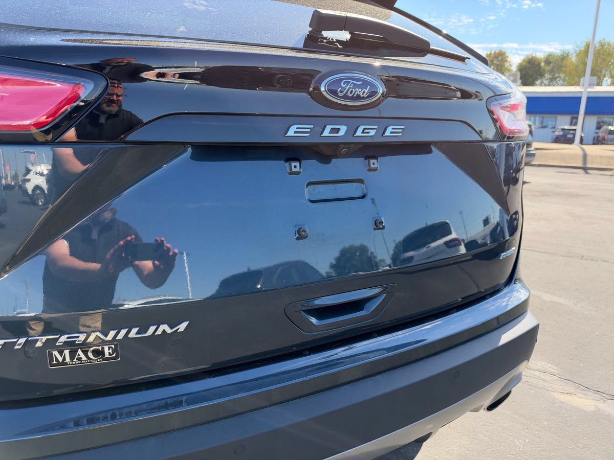 Used 2024 Ford Edge Titanium w/ Equipment Group 301A AWD/4WD image 7