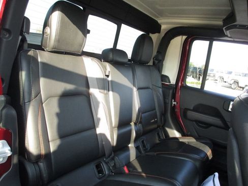 Used 2021 Jeep Gladiator Mojave w/ Cold Weather Group image 20