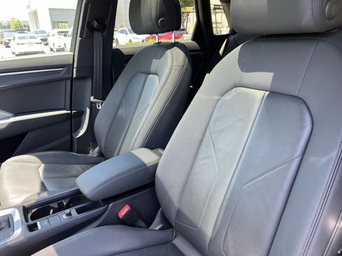 Used 2020 Audi Q3 2.0T Premium w/ Convenience Package AWD/4WD image 16
