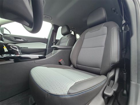 New 2026 Chevrolet Trax LT image 17