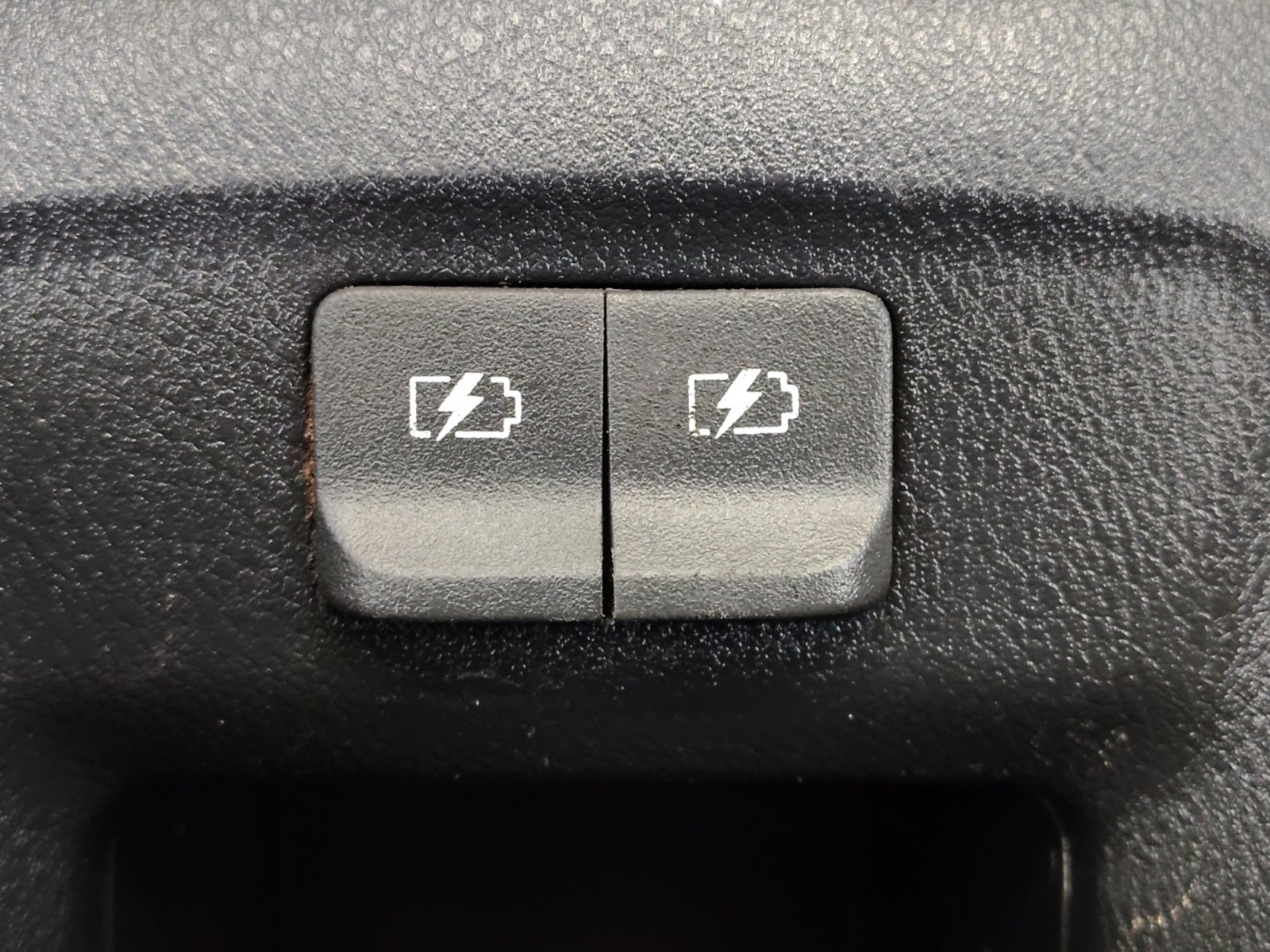 Used 2021 Nissan Versa S FWD image 29