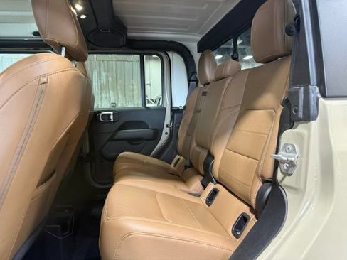 Used 2020 Jeep Gladiator Overland w/ Popular Equipment Package AWD/4WD image 22