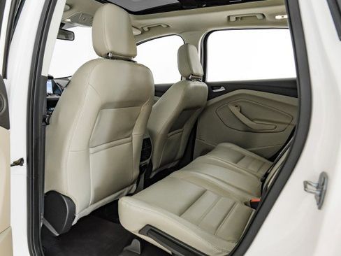 Used 2019 Ford Escape Titanium image 33