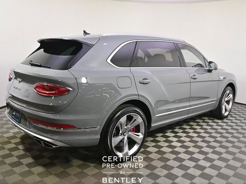 Used 2024 Bentley Bentayga Extended Wheelbase image 7