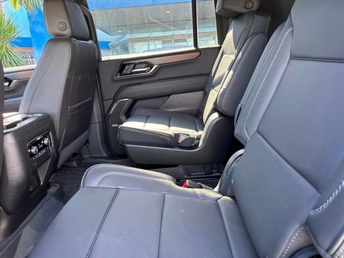 Used 2026 GMC Yukon XL Denali AWD/4WD image 4