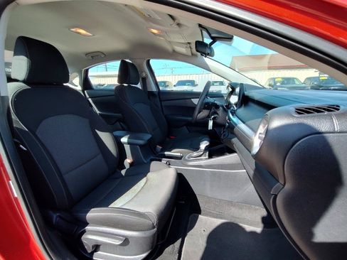 Used 2022 Kia Forte LXS FWD image 40