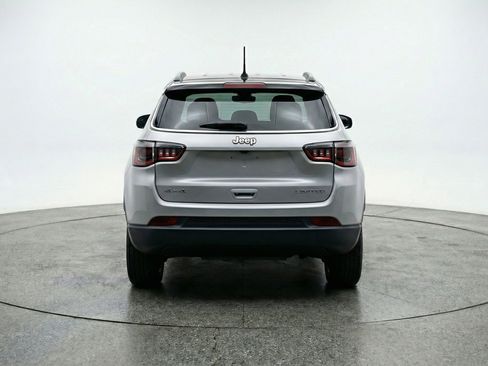 Used 2025 Jeep Compass Trailhawk image 7