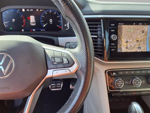 Used 2021 Volkswagen Atlas SEL Premium image 12