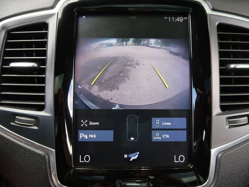 Used 2019 Volvo XC90 T5 Momentum w/ Protection Package Premier FWD image 18