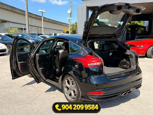 Used 2018 Ford Focus ST w/ Equipment Group 401A FWD image 26