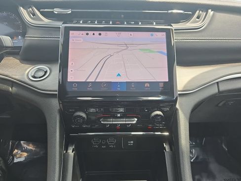 Certified 2023 Jeep Grand Cherokee Limited AWD/4WD image 20