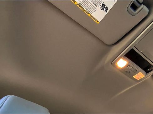 Used 2018 Toyota Tacoma SR w/ SR Convenience Package AWD/4WD image 14
