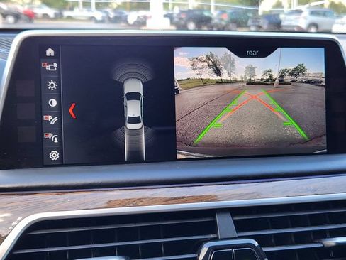 Used 2018 BMW 750i xDrive AWD/4WD image 18