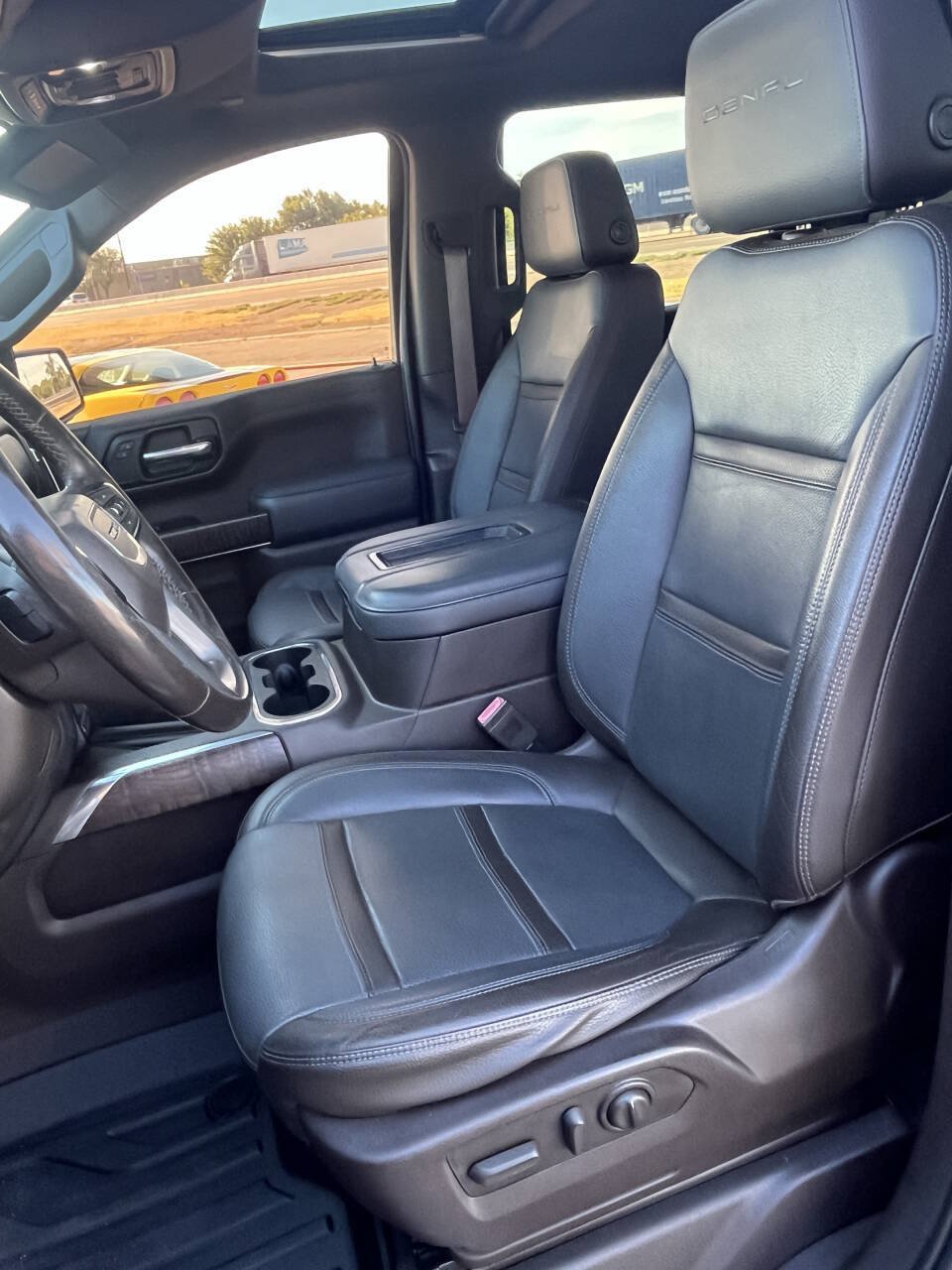 Used 2019 GMC Sierra 1500 Denali w/ Driver Alert Package II AWD/4WD image 13