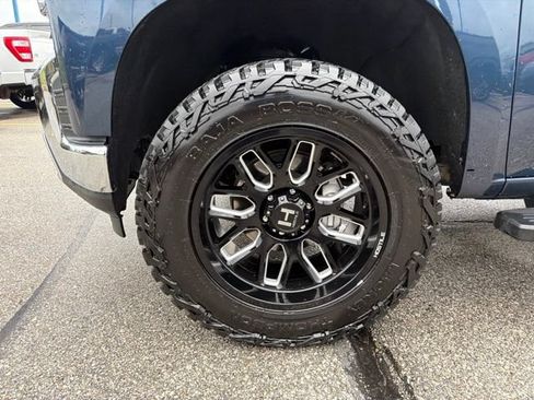 Used 2021 Chevrolet Silverado 1500 LTZ AWD/4WD image 38