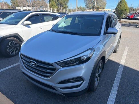 Used 2017 Hyundai Tucson Sport image 2