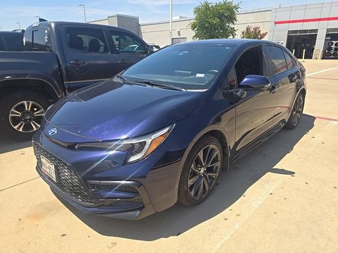 Used 2025 Toyota Corolla SE FWD image 1