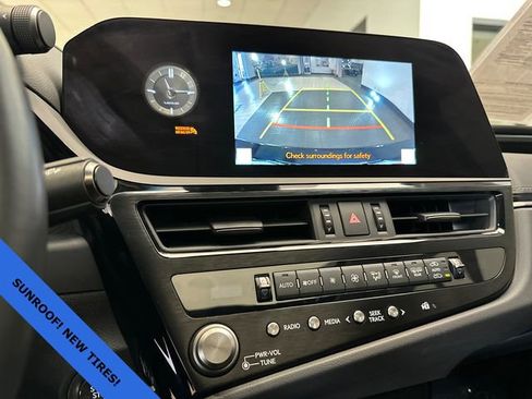 Used 2023 Lexus ES 350 w/ Accessory Package (Z2) FWD image 22
